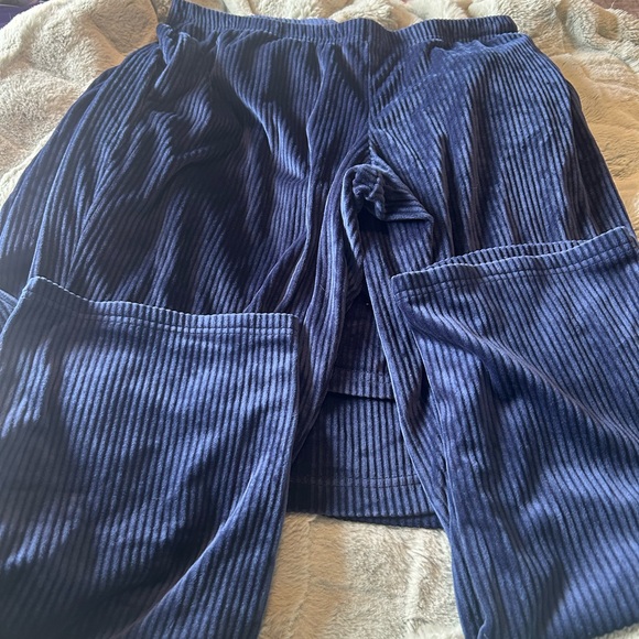 Women's Blue Velvet Sleepwear Set - Picture 5 of 5
